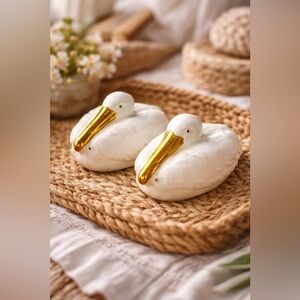 Vintage White Pelican Salt & Pepper Shakers Gold Beak Japan